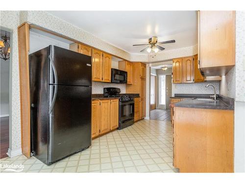 2695 Old Barrie Road E, Oro-Medonte, ON - Indoor Photo Showing Kitchen