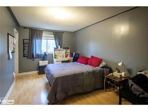 48 Rose Valley Way, Wasaga Beach, ON - Indoor Photo Showing Bedroom