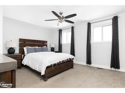 309 Syples Street, Burk'S Falls, ON - Indoor Photo Showing Bedroom