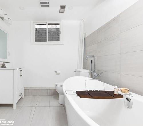 309 Syples Street, Burk'S Falls, ON - Indoor Photo Showing Bathroom