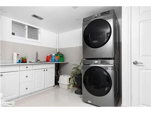 309 Syples Street, Burk'S Falls, ON - Indoor Photo Showing Laundry Room