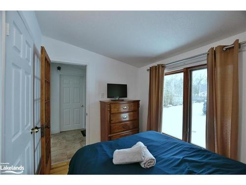 58 River Road E, Wasaga Beach, ON - Indoor Photo Showing Bedroom