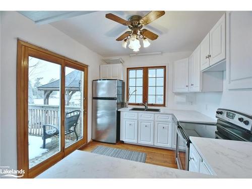 58 River Road E, Wasaga Beach, ON - Indoor Photo Showing Kitchen With Double Sink