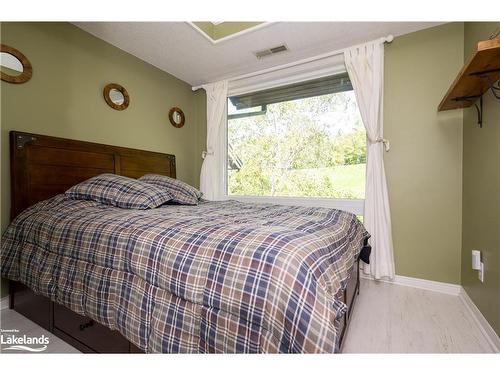 26 Turner Drive, Huntsville, ON - Indoor Photo Showing Bedroom