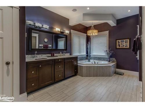 148 Goldfinch Crescent, Tiny, ON - Indoor Photo Showing Bathroom
