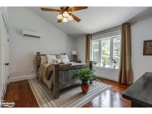 148 Goldfinch Crescent, Tiny, ON - Indoor Photo Showing Bedroom