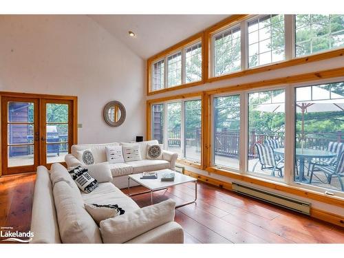 1096 Eilean Gowan Island, Bracebridge, ON - Indoor Photo Showing Kitchen With Double Sink