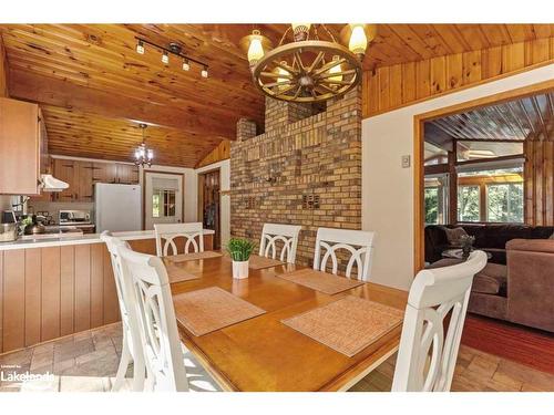 10 Firefly Way, Seguin, ON - Indoor Photo Showing Dining Room