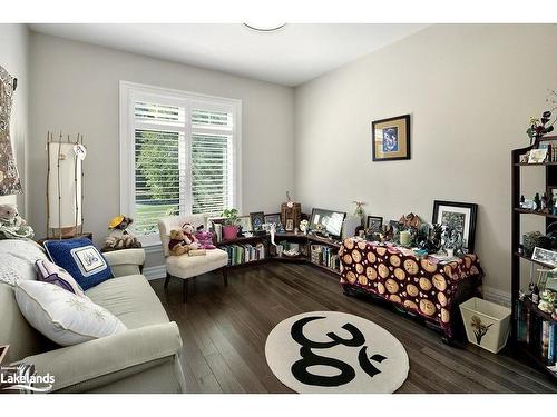 134 Louisa Street E, Thornbury, ON - Indoor Photo Showing Living Room