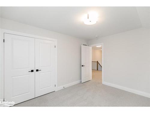 5 Rosanne Circle, Wasaga Beach, ON - Indoor Photo Showing Other Room