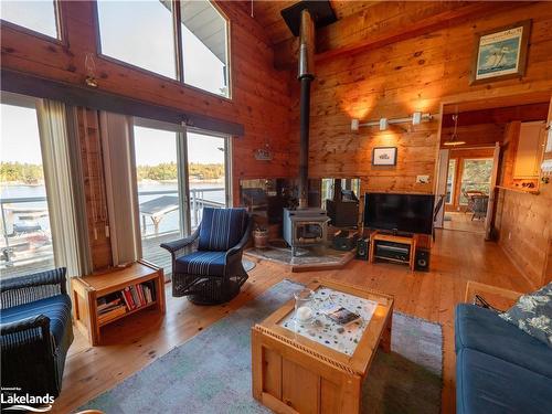 2364 Is 1810 Georgian Bay, Georgian Bay Twp, ON - Indoor Photo Showing Living Room