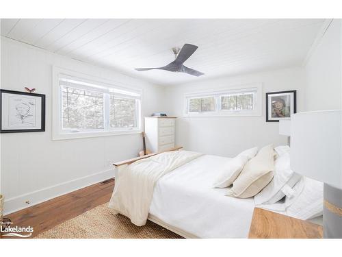 225-1805 Peninsula Road, Port Carling, ON - Indoor Photo Showing Bedroom