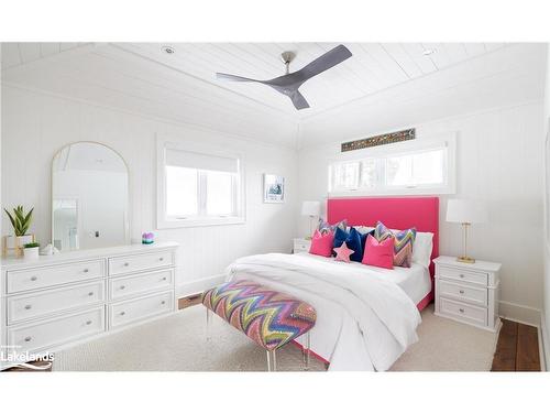 225-1805 Peninsula Road, Port Carling, ON - Indoor Photo Showing Bedroom