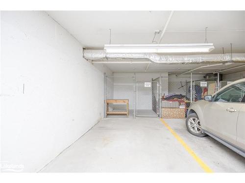 207-25 Beaver Street, Thornbury, ON - Indoor Photo Showing Garage
