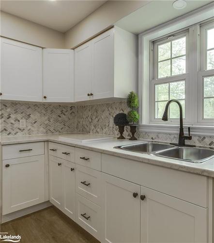 5 Jury Drive, Penetanguishene, ON - Indoor Photo Showing Kitchen With Double Sink