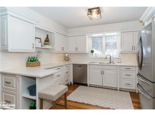 1415 Limberlost Road, Huntsville, ON - Indoor Photo Showing Kitchen With Upgraded Kitchen