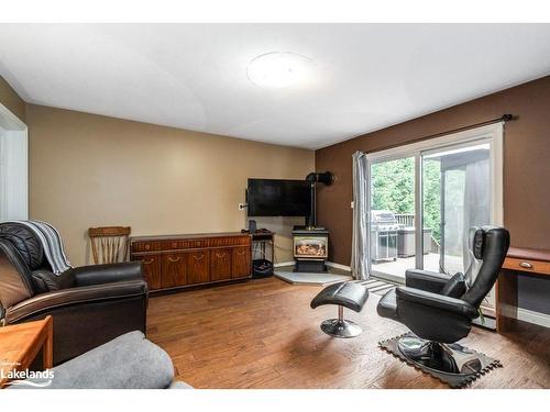 38 Corbeau Crescent, Penetanguishene, ON - Indoor Photo Showing Living Room