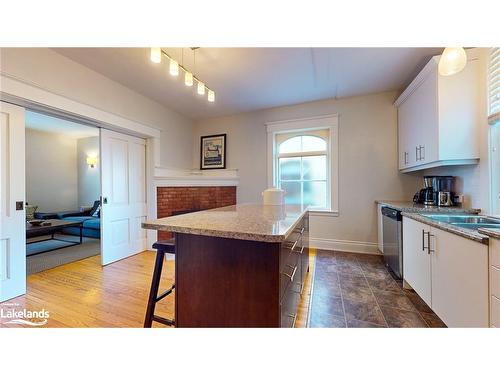 143 Fourth Street W, Collingwood, ON - Indoor Photo Showing Kitchen With Double Sink