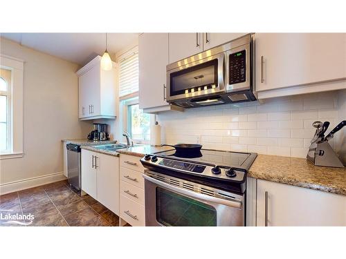 143 Fourth Street W, Collingwood, ON - Indoor Photo Showing Kitchen With Double Sink