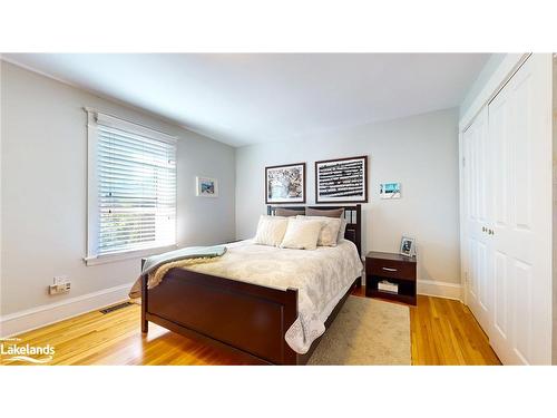 143 Fourth Street W, Collingwood, ON - Indoor Photo Showing Bedroom