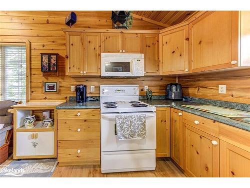 44 Cabin Crescent, Wasaga Beach, ON - Indoor Photo Showing Kitchen