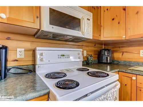 44 Cabin Crescent, Wasaga Beach, ON - Indoor Photo Showing Kitchen