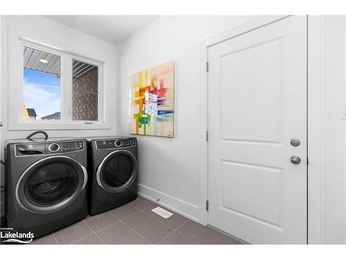 112 Emerson Way, Durham, ON - Indoor Photo Showing Laundry Room