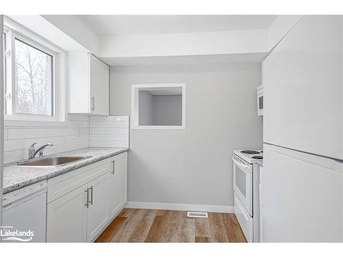 509 Tenth N/S Street, Collingwood, ON - Indoor Photo Showing Kitchen
