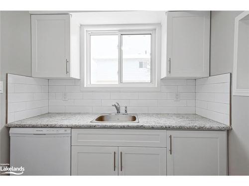 509 Tenth N/S Street, Collingwood, ON - Indoor Photo Showing Kitchen