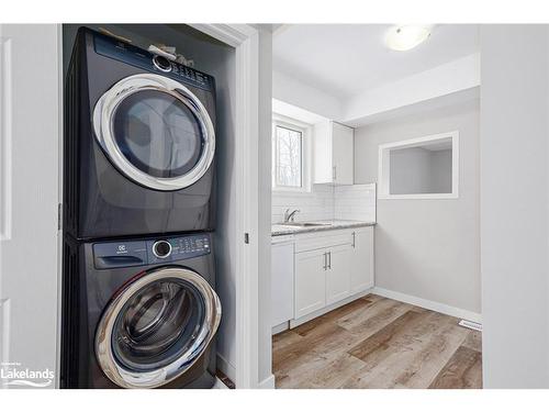 509 Tenth N/S Street, Collingwood, ON - Indoor Photo Showing Laundry Room