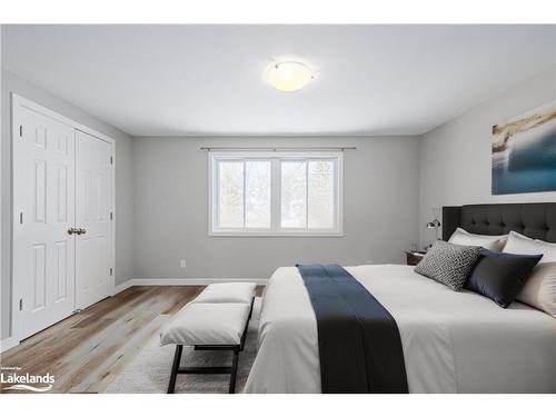509 Tenth N/S Street, Collingwood, ON - Indoor Photo Showing Bedroom
