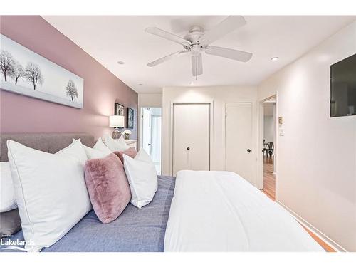 5 Trafalgar Road, Collingwood, ON - Indoor Photo Showing Bedroom