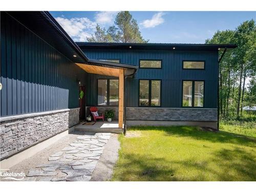 11 Lang Court, Sundridge, ON - Indoor Photo Showing Other Room