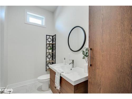 11 Lang Court, Sundridge, ON - Indoor Photo Showing Kitchen