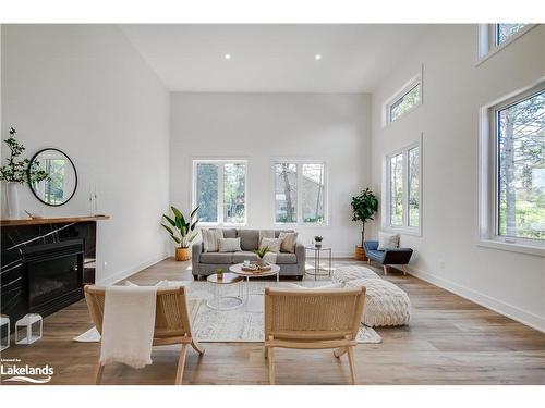 11 Lang Court, Sundridge, ON - Indoor Photo Showing Living Room With Fireplace