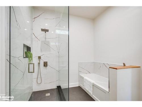11 Lang Court, Sundridge, ON - Indoor Photo Showing Bathroom