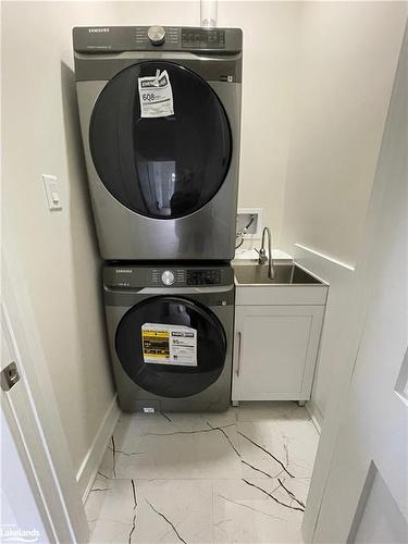 11 Lang Court, Sundridge, ON - Indoor Photo Showing Laundry Room