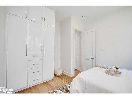 11 Lang Court, Sundridge, ON - Indoor Photo Showing Bedroom