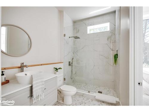 11 Lang Court, Sundridge, ON - Indoor Photo Showing Bedroom