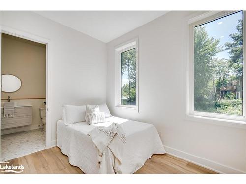 11 Lang Court, Sundridge, ON - Indoor Photo Showing Bedroom