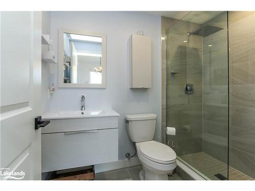 402-16 Beckwith Lane, The Blue Mountains, ON - Indoor Photo Showing Bathroom