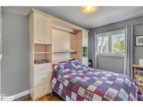 3628 Bayou Road, Severn, ON - Indoor Photo Showing Bedroom