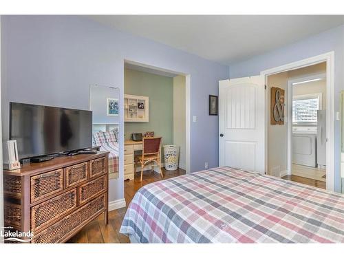 3628 Bayou Road, Severn, ON - Indoor Photo Showing Bedroom