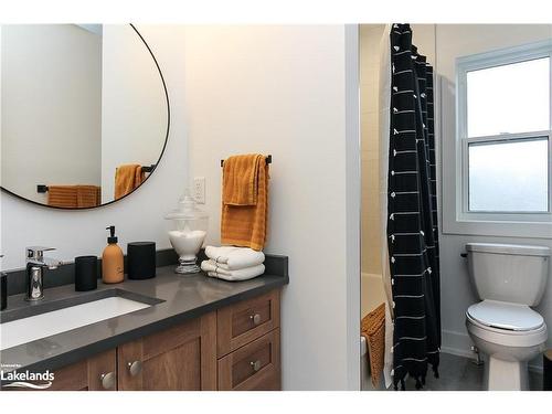 35 Linda Lane, Wasaga Beach, ON - Indoor Photo Showing Bathroom