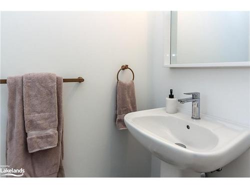 35 Linda Lane, Wasaga Beach, ON - Indoor Photo Showing Bathroom