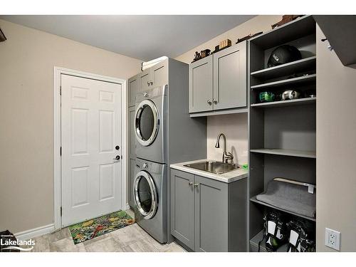 106 Crossan Court, The Blue Mountains, ON - Indoor Photo Showing Laundry Room