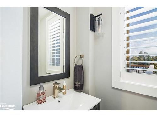123 Venture Boulevard, The Blue Mountains, ON - Indoor Photo Showing Bathroom