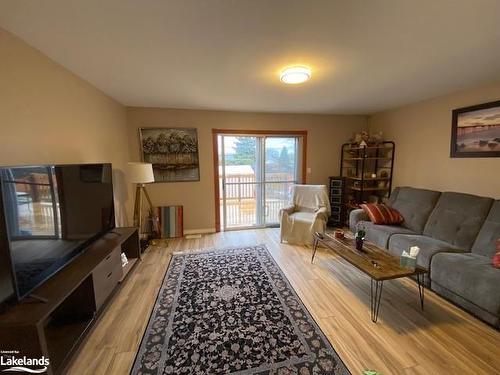 473 Sixth Street, Collingwood, ON - Indoor Photo Showing Living Room