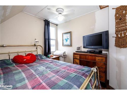 6336 County Road 90, Angus, ON - Indoor Photo Showing Bedroom