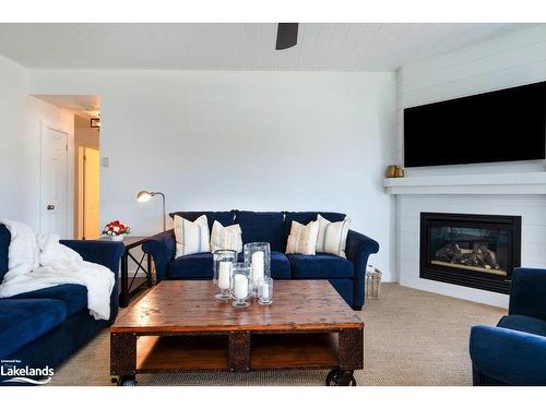 627 Johnston Park Avenue, Collingwood, ON - Indoor Photo Showing Living Room With Fireplace